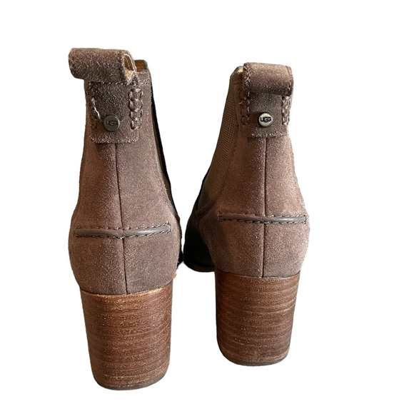 Ugg Faye Suede leather Chelsea heeled ankle boot in Taupe Color Mysterious 7.5 - Picture 9 of 15